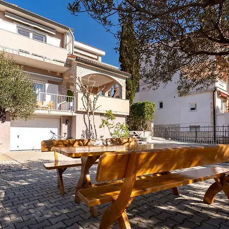 Casa Barbara Rab Town