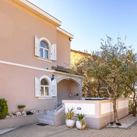 Casa Barbara Rab Town